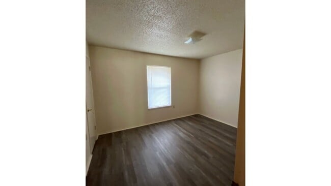 Building Photo - 1700 Grand Prix Dr