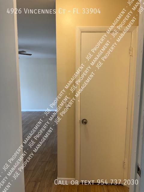 Building Photo - 4926 Vincennes Ct