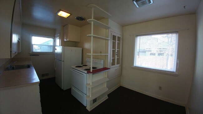 Building Photo - THA2120