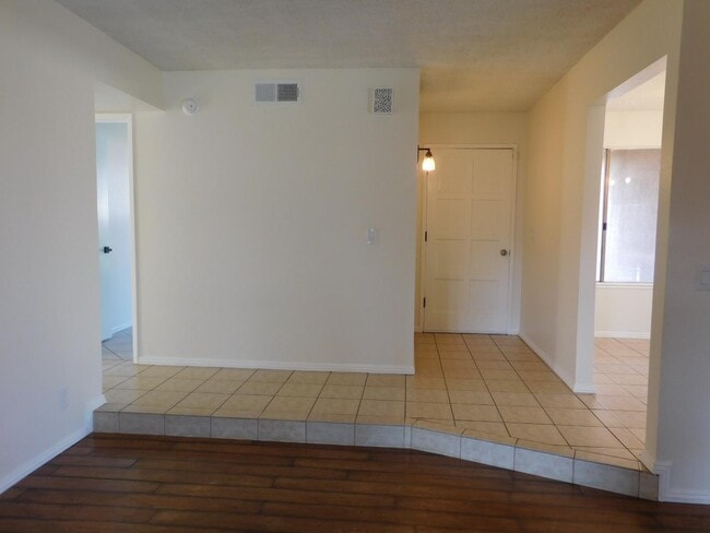 Building Photo - 2297 Acacia Ave