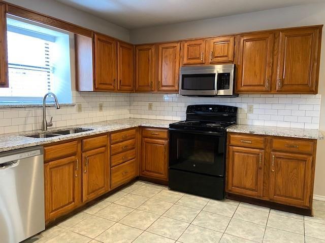 Building Photo - 2303 Markland St