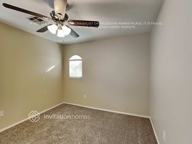 Building Photo - 13446 W Keim Dr