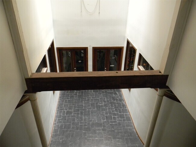 Building Photo - 2315 The Strand