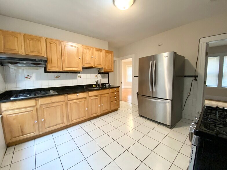 Building Photo - 40 Sudan St