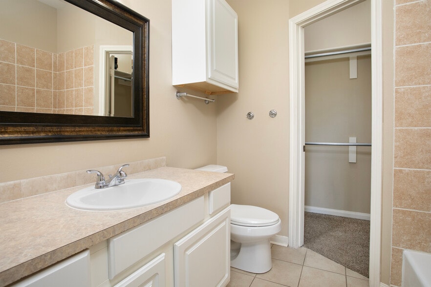 Garden Hill Luxury Apartments 15307 FM 16 W Lindale TX 75771