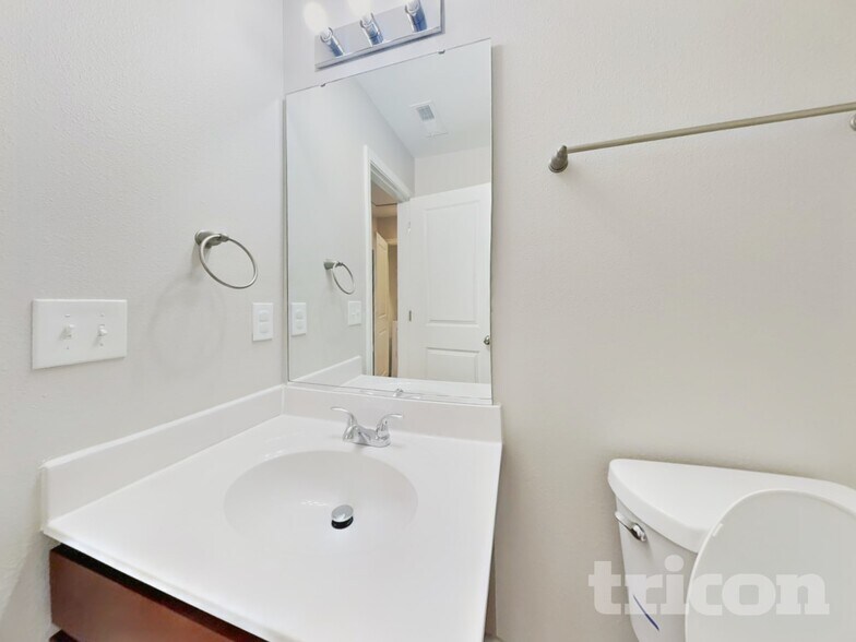 Building Photo - 3079 Stauton Dr