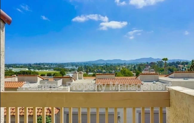 Building Photo - 671 Ascot Dr