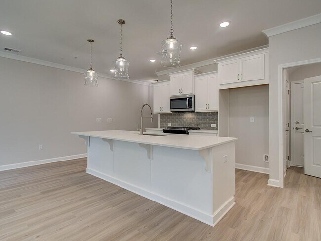 Building Photo - 903 Agate Ln