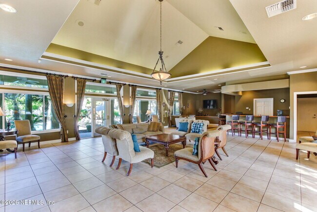 Building Photo - 11 Arbor Club Dr