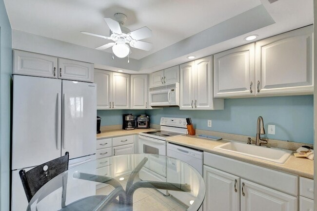 Building Photo - 2800 N Ocean Dr