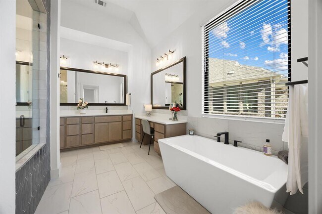 Building Photo - 212 Texas Bluebonnet Trl