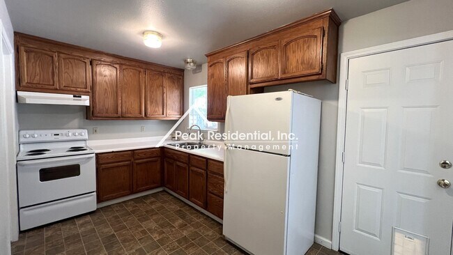 Building Photo - A Charming Colonial Village 3bd/1ba House ...