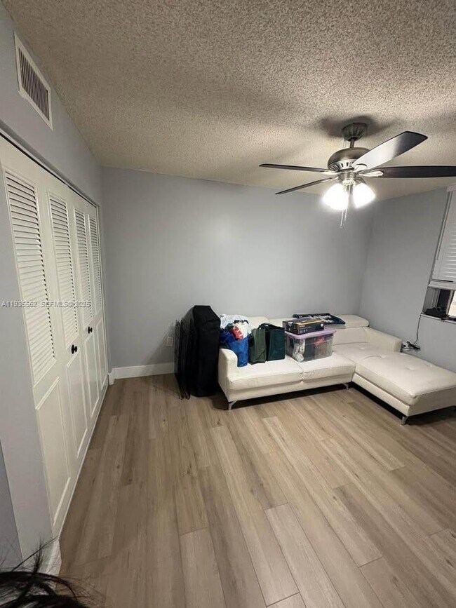 Building Photo - 6841 SW 147th Ave