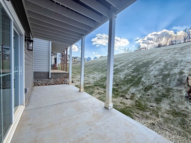 Building Photo - Modern 3-Bedroom Home with Flex Room, Pool, and Pickleball Court