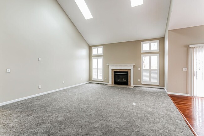 Building Photo - 4650 Greyson Dr