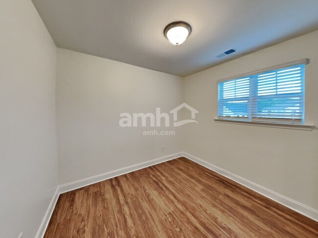 Building Photo - 149 Hazel Pk Dr