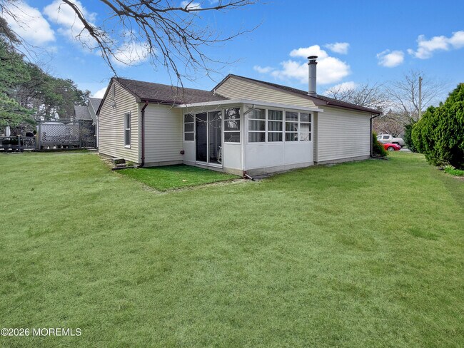 Building Photo - 17 Seaview Ave