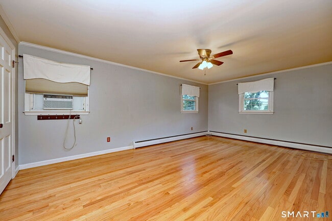 Building Photo - 352 Hitching Post Dr