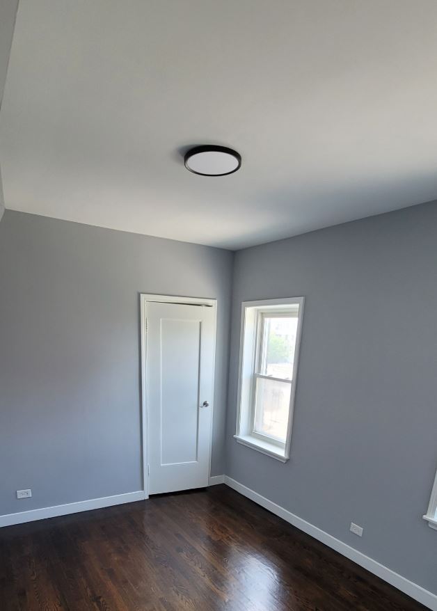 Building Photo - 7630 N Marshfield Ave