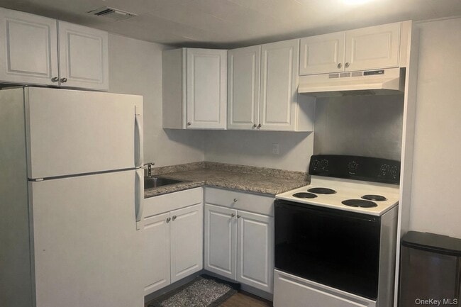Building Photo - 50 Kalmia St