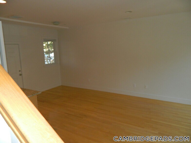 Building Photo - 110 Second St