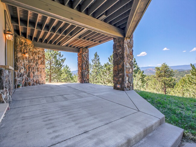 Building Photo - 30296 Snowbird Ln
