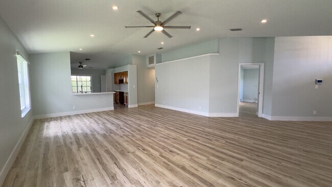 Building Photo - 13285 Opal Ln