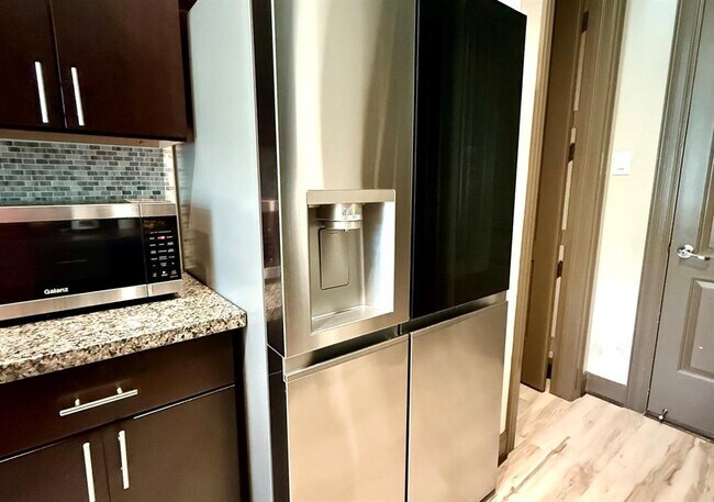 Building Photo - 7 Aventura Pl
