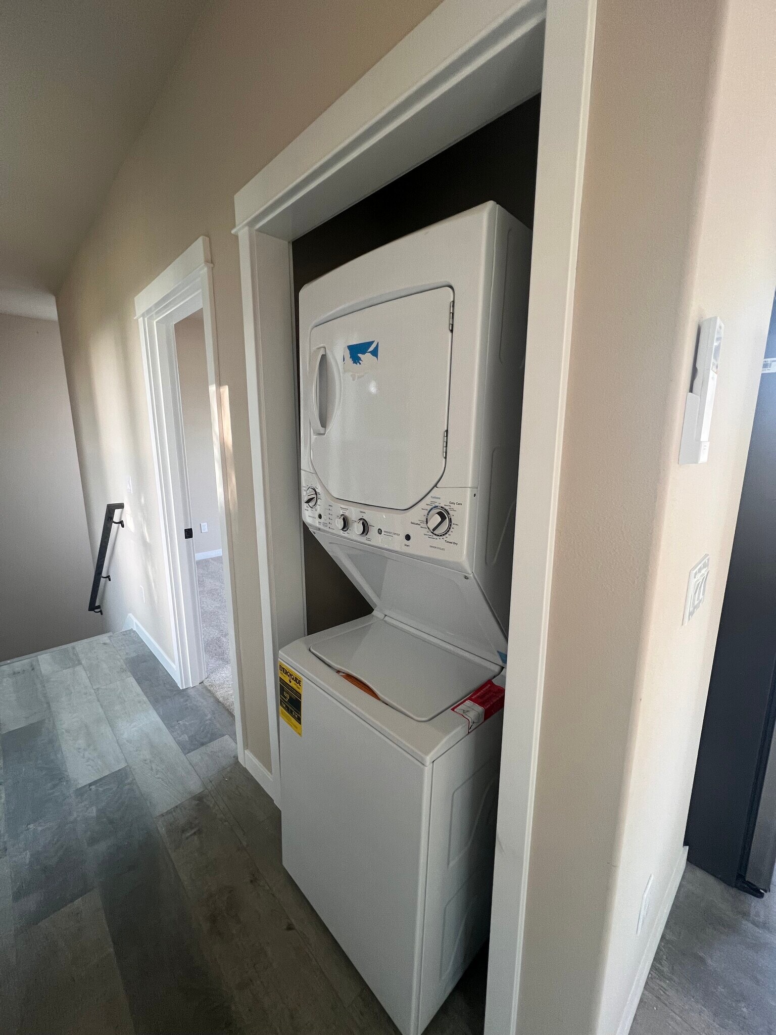 Building Photo - 11416 8th Ave S