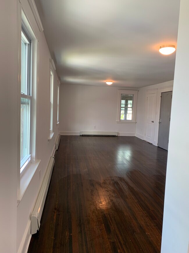 Building Photo - 181 Grove St