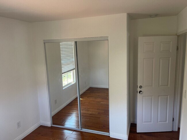 Building Photo - 2207 Huntington Point Rd
