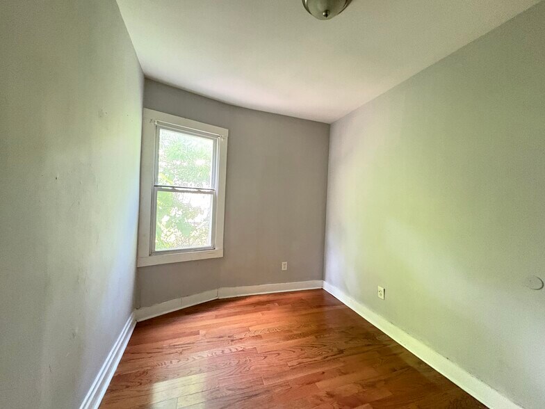 Unit 1 - 118 Cedar Ave
