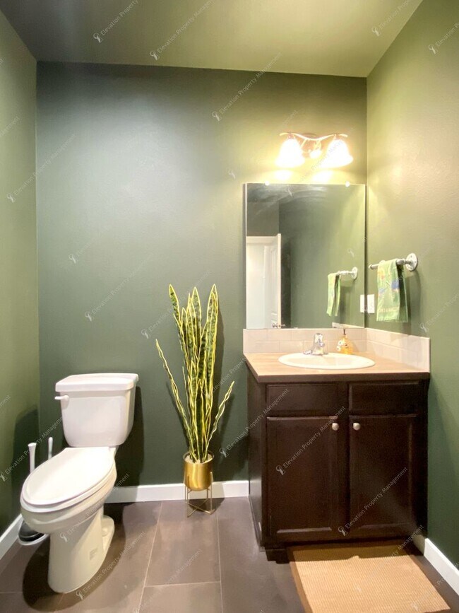 Building Photo - * Coming Soon * Beautiful Unfurnished 3-Be...