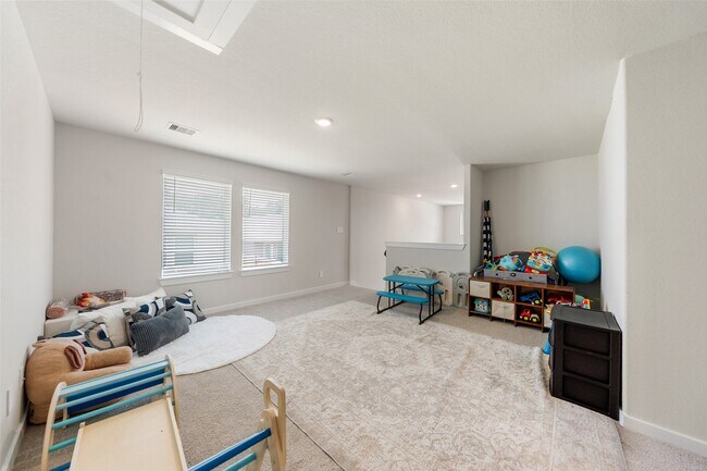 Building Photo - 18757 Timber Gln Dr