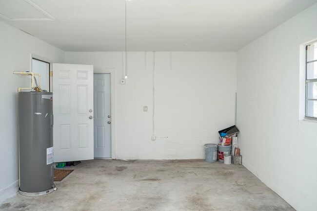 Building Photo - 354 Shores Blvd