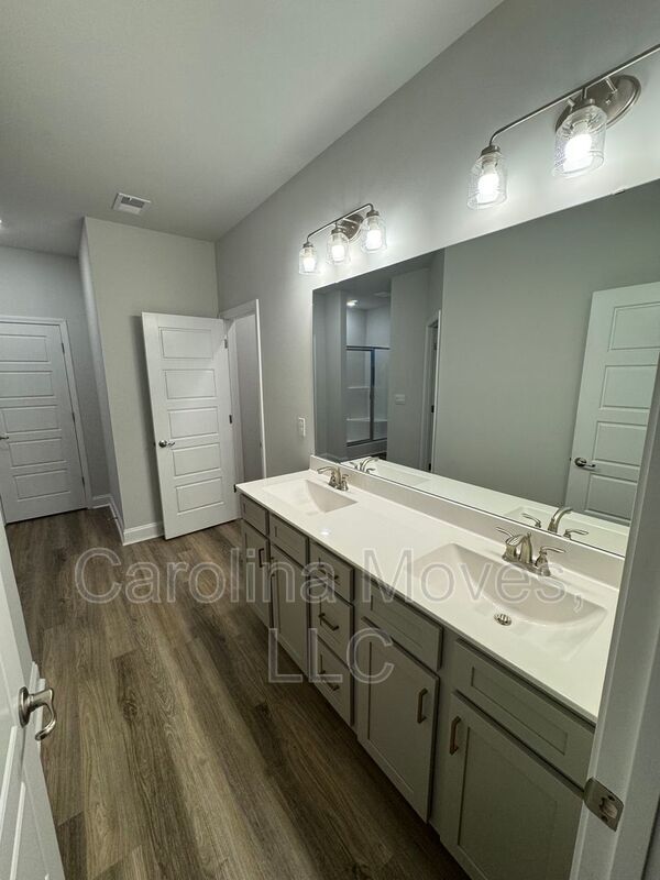 Building Photo - 339 Cypress Holw Trl