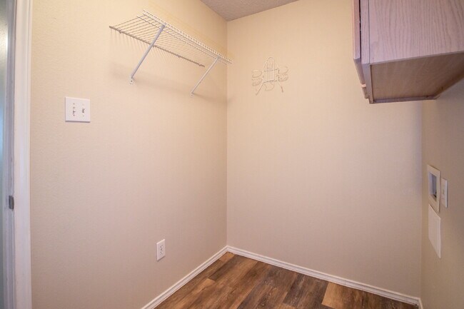 Building Photo - "Charming 3-Bed, 2-Bath Home!"