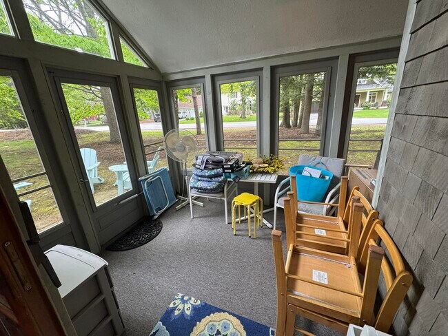 Building Photo - 20 Golf View