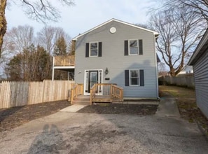 Building Photo - 32 Pilgrim Ave