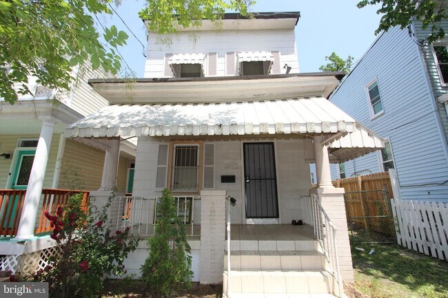 Primary Photo - 1228 U St SE