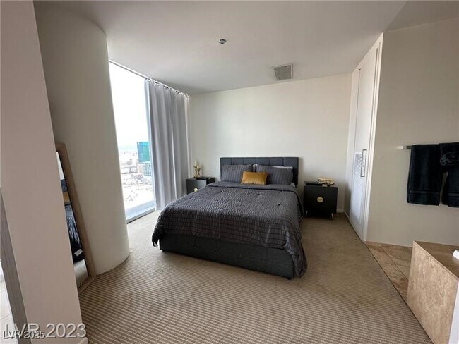 Building Photo - 3722 S Las Vegas Blvd