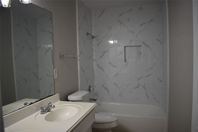 Building Photo - 4214 Creek Ridge Ln