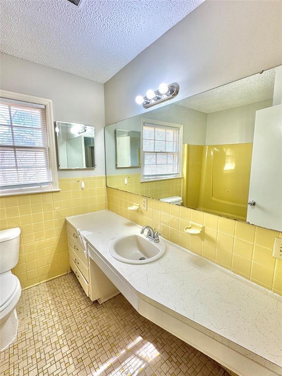 Building Photo - 535 Larkin Ln