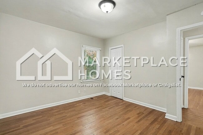 Building Photo - 2851 Akron St