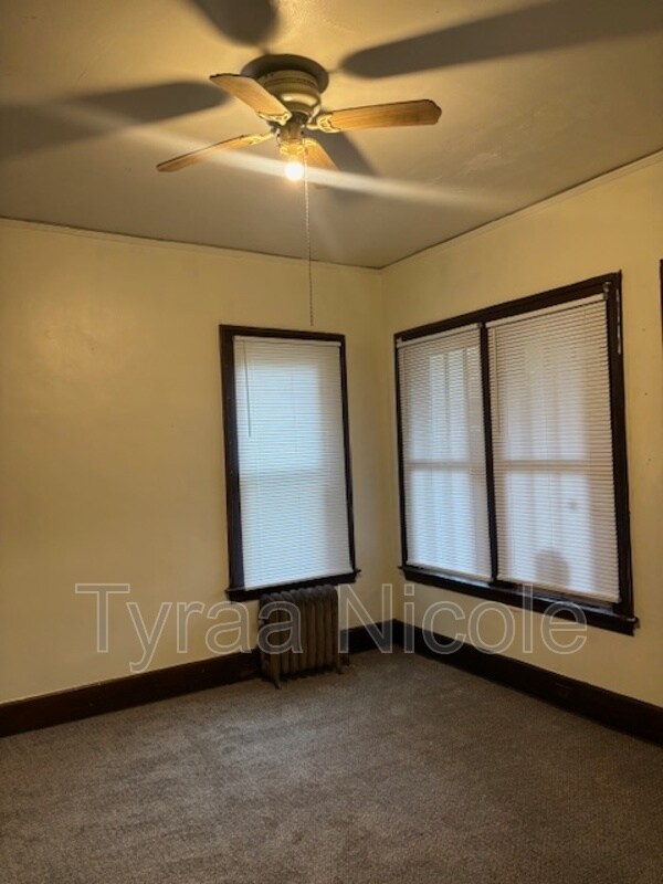 Building Photo - 713 Chalmers St