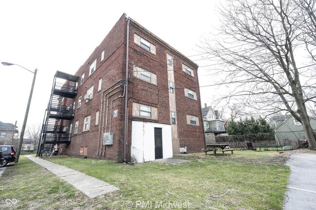 Building Photo - 2060 N Delaware St