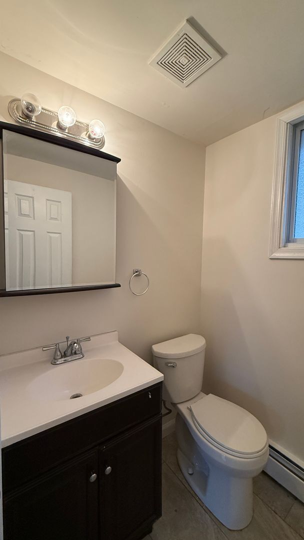 Building Photo - Quiet location, Dale City House