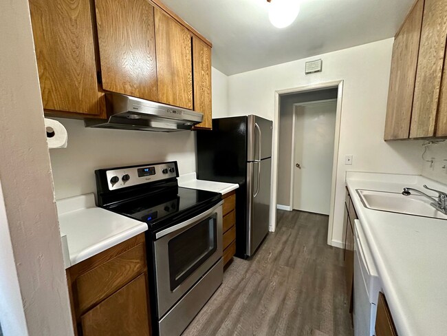 Building Photo - Lovely 2 bed 1 bath!