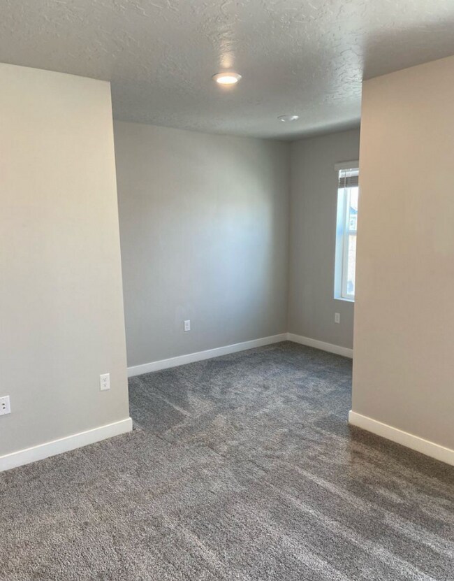 Building Photo - 4277 W Dixon Way