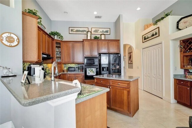 Building Photo - 14113 Sierra Vista Dr